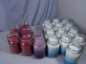lot 134 image: 20 New Soy-Blend Candles