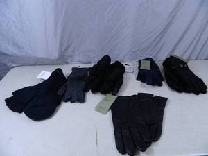 lot 148 image: 6 New Assorted Pair of Gloves