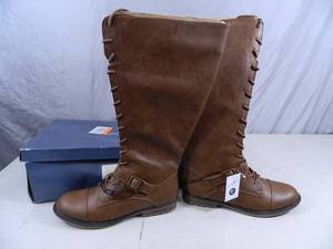 lot 159 image: New Womens Boots