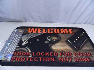 lot 163 image: New Gun Rug