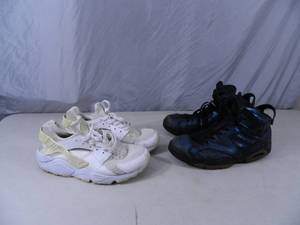 lot 168 image: 2 Pair of Nike Shoes