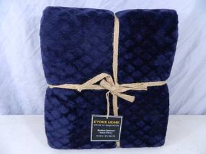 lot 173 image: New Brushed Diamond Velvet Throw