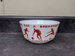 lot 121 image: Vintage 1937 Wheaties Breakfast of Champions Milk Glass Cereal Bowl