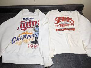 lot 122 image: Pair of Vintage 1987 Twins World Series Sweatshirts