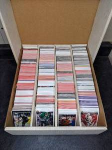 lot 124 image: Large Lot of Hockey Trading Cards