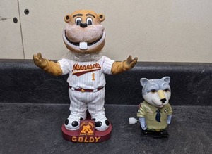 lot 146 image: U of M Goldy Gopher & Timberwolves Crunch the Wolf Figurines