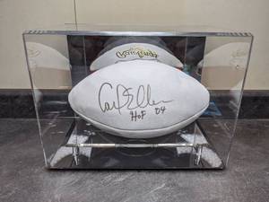 lot 6 image: Minnesota Vikings Carl Eller - NFL HOF - Autographed Football in Case