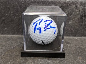 lot 9 image: Dallas Cowboys Tomy Romo Autographed Golf Ball