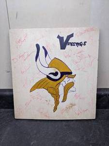 lot 22 image: 1970s Minnesota Vikings Art Signed by 17 Players - Several HOF