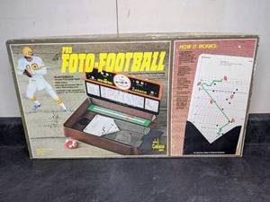 lot 26 image: Vintage 1977 Pro Foto-Football Table Top Game by Cadaco