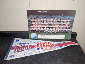 lot 45 image: Hamms Beer 1969 Minnesota Twins Photograph & 1987 Twins Pennant