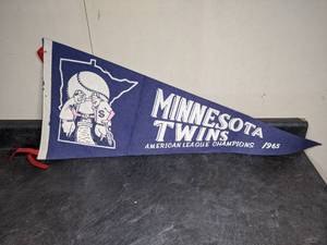 lot 44 image: 1965 Minnesota Twins American League Champions Pennant Rare