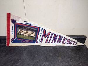 lot 51 image: Rare 1965 Minnesota Twins World Series Pennant
