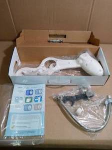 lot 21 image: LUXE Bidet Neo 185 (Elite) Non-Electric Bidet Toilet Attachment - open box not used