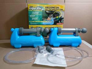 lot 31 image: Small LiquiVac Fluid Extractor System by STENS- mixed set of 2