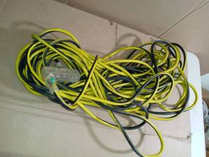 lot 62 image: Extention cord- used