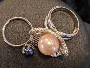 lot 198 image: Sterling Silver Rings - White Pearl and Black Pearl