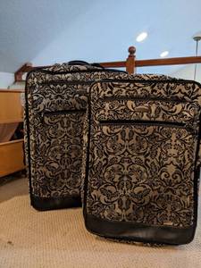 lot 60 image: 2-Piece Set of Ricardo Luggage