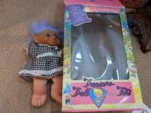 lot 68 image: Vintage Treasure Troll Tots