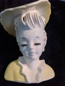 lot 267 image: Vintage Artmark Lady Head Vase