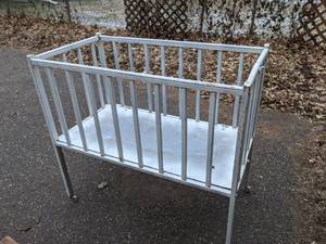 lot 326 image: Vintage Small White Wood Crib