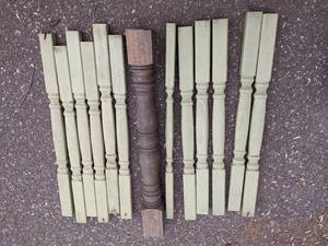lot 333 image: Lot of Wood Spindles