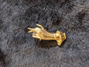 lot 168 image: Vintage Gold Hand with Glass Bud Vase Brooch - Rare