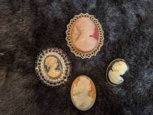 lot 181 image: Cameo Brooches - Lot of 4