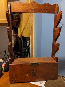 lot 253 image: Vintage Gun Shelf with Drawer