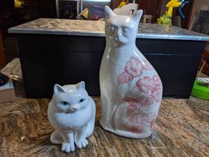 lot 242 image: Cats Hand-crafted and Hand Painted