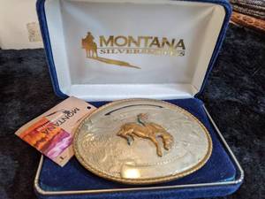 lot 156 image: Montana Silversmiths Belt Buckle