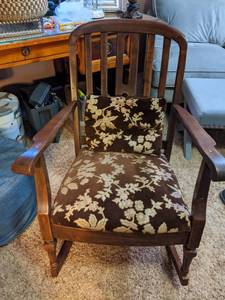 lot 201 image: Vintage Rocking Chair