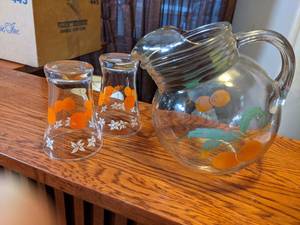 lot 232 image: Vintage Orange Juice Pitcher with Glasses