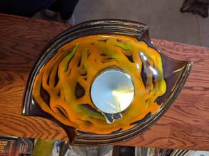 lot 233 image: Vintage Candy Dish with Lid USA