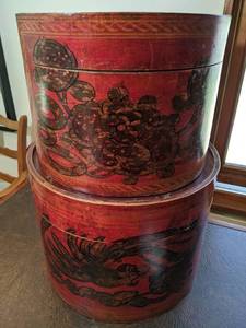 lot 15 image: Stackable Round Wood Boxes