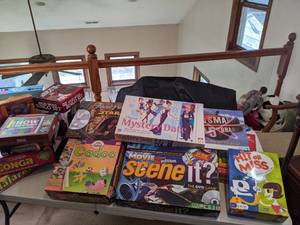 lot 17 image: Lot of Games
