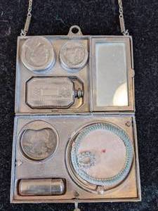 lot 106 image: Vintage Compact Silver Dance Purse RARE Beautiful