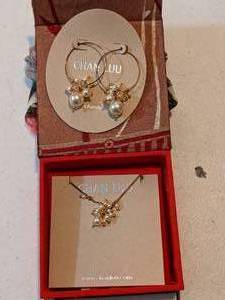 lot 274 image: Chan Luu Necklace and Earring Set - Beautiful