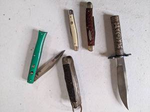 lot 33 image: Vintage Knives - Pocket Knives, Switch Blade, and more