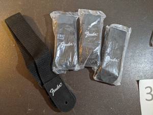 lot 314 image: Fender Guitar Straps - 4