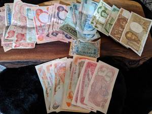 lot 92 image: Foreign Currency