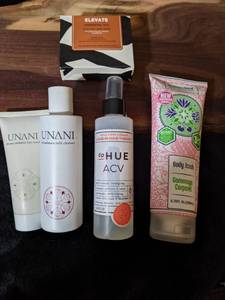 lot 95 image: Lot of Beauty Products