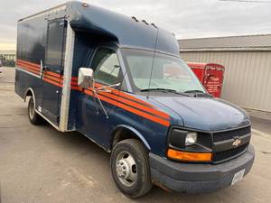 2003 Chevrolet Express G3500 Box Truck Dual Rear Wheel
