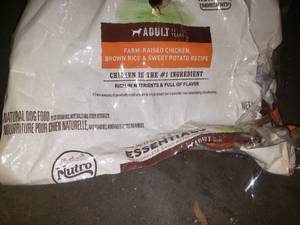 lot 7 image: Nutro Feed Clean Chicken, Rice & Sweet Potato Adult Dog Food