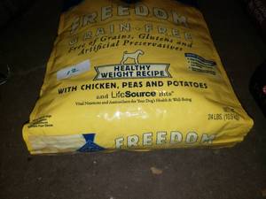 lot 12 image: Blue Buffalo Freedom Grain Free Healthy Weight Chicken Recipe Adult Dog Food