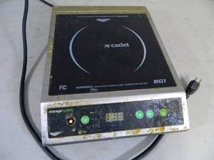 lot 4 image: Vollrath Countertop Induction Burner