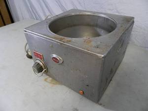 lot 5 image: Wells Soup Warmer
