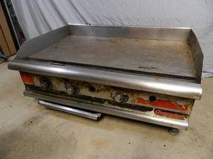 lot 8 image: Champion 36 inch Flat Griddle - Gas