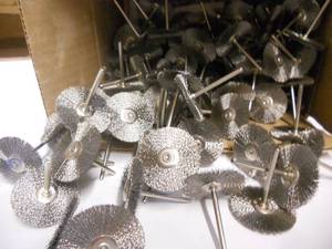 lot 28 image: 1-12 Wire Wheels - 12 Stem - Count approx 135