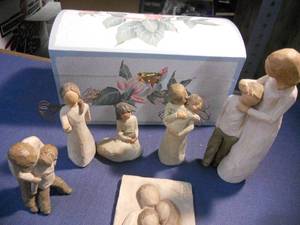 lot 32 image: Willow Tree Figures and Painted Treasure Box